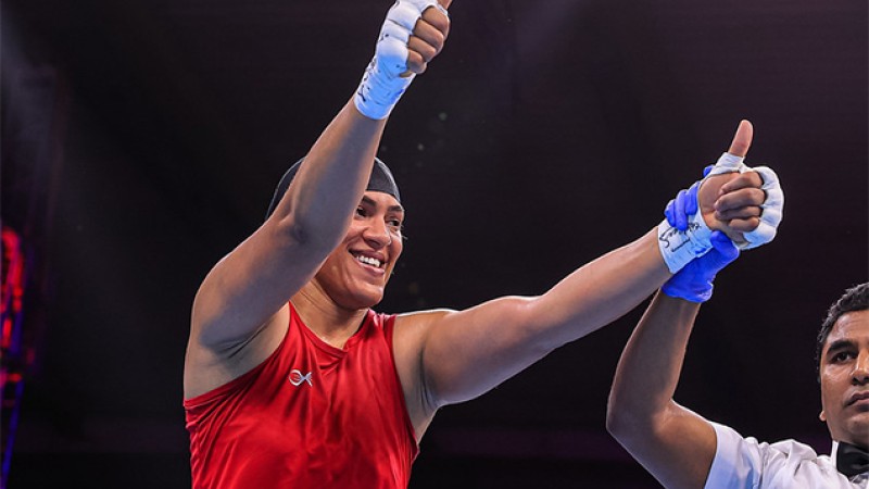 La boxeuse marocaine Khadija El Mardi sacrée championne du monde